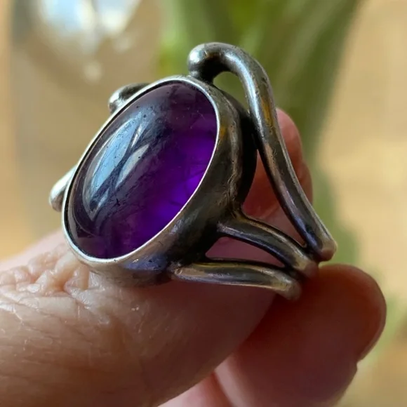 VINTAGE DESIGNER PURPLE OVAL AMETHYST CABOCHON STERLING SILVER RING HEAVY CHUNKY